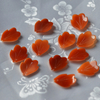 Pendiente con diseño de hoja roja de perla Natural para mujer, joyería artesanal, concha roja, cuentas de corte hechas a mano, colgante pequeño
