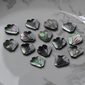 Forma de corte de flor de nácar Natural para anillos, joyería de mujer con diseño colgante de flor blanca, cabujón hecho a mano