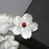 Broche de nácar Natural, diseño que hace forma de flor, corte de color rosa, frijoles pequeños para pendientes, joyería de mujer, color amarillo