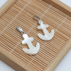Corte con forma de animal de nácar Natural para fabricación de colgantes de joyería, diseño de pez pequeño, piezas de frijoles de color blanco, cosas bonitas