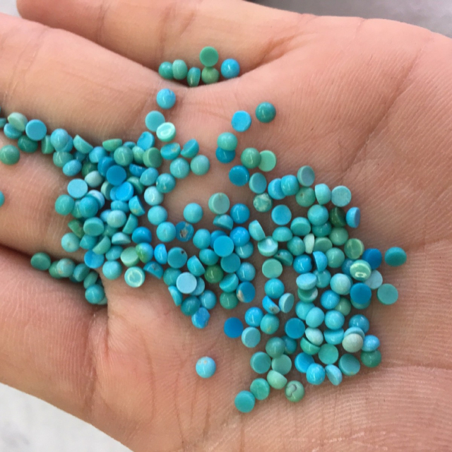 Cabujón de frijoles pequeños de nácar Natural, anillos de 2mm con incrustaciones, piedra azul turquesa, cuentas de forma redonda, diseño de pendientes 