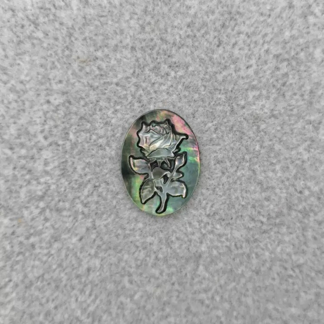 Imagen de flor de nácar Natural, colgante con forma ovalada cortada, cara en relieve para incrustaciones de joyería, cuentas de diseño de Jesús