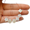 Cadena tallada de flores de nácar Natural, piezas de diseño, frijoles pequeños, forma de trébol, collar de concha blanca para mujer, corte de joyería