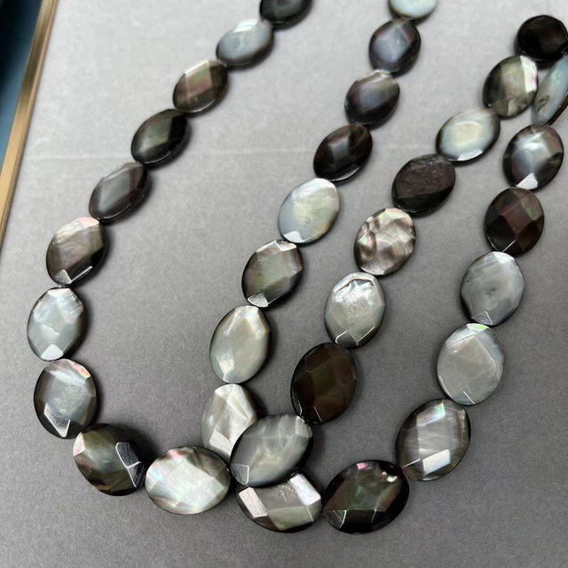 Corte de forma ovalada de nácar Natural para cadena de frijoles con corte de cara de concha negra de doble cara para la fabricación de collares de mujer 