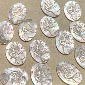 Diseño de imagen de nácar Natural, forma de pez cortada para hacer colgantes, joyería de mujer, diseño en relieve, cabujón de tamaño más grande 