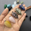 Colgante pequeño de nácar natural de ojos de tigre en forma de gota que corta el diseño de joyería de las mujeres usando collar que hace piedra negra de ópalo