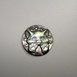 Cabujón de nácar Natural para mujer, imagen de animal de forma redonda cortada, diseño de colgante, incrustaciones, diseño en relieve
