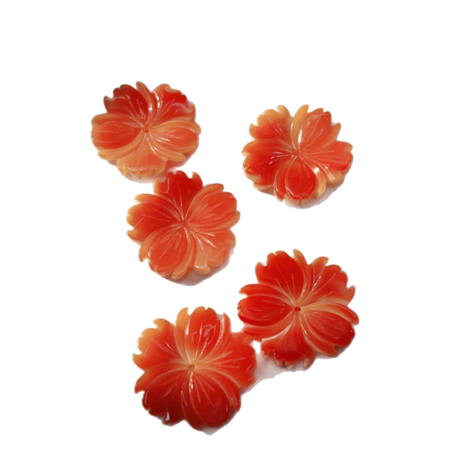 Collar tallado de flores de concha de naranja Natural de nácar, diseño de joyería, piezas de incrustaciones, flor pequeña para uso de pendientes 