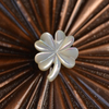 Corte en forma de flor de nácar Natural para mujer, fabricación de joyas, diseño en forma de trébol, cosas bonitas de la suerte, fabricación de pulseras DIY