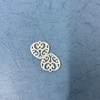 Forma hueca de nácar Natural con forma de corazón para mujer, fabricación de joyas, diseño de frijoles pequeños, pendientes de concha blanca, fabricación de colgantes