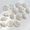 Pendientes con forma de gota de corte de diseño hueco de nácar Natural diseño en relieve colgante grande forma redonda forma animal 