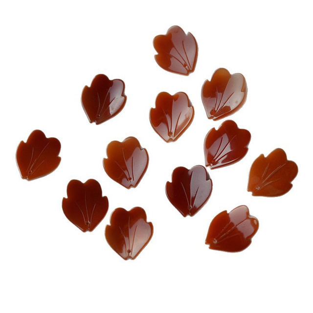 Pendiente con diseño de hoja roja de perla Natural para mujer, joyería artesanal, concha roja, cuentas de corte hechas a mano, colgante pequeño