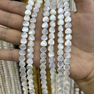 Cabujón con diseño de cadena en forma de corazón de perla Natural para mujer, fabricación de joyas, collar de cuentas de tamaño pequeño de concha blanca 