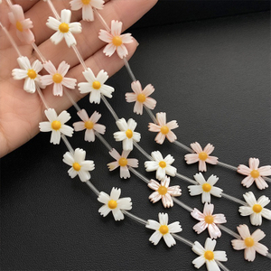 Tallado de flores de nácar natural para diseño de collar de joyería usando cuentas de doble cara concha blanca diseño de cadena de mujer moda
