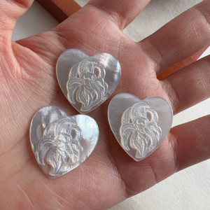 Corte de diseño de imagen de nácar Natural para mujer, fabricación de incrustaciones de joyería, grabado en relieve con forma de corazón, cabujón de corazón DIY 