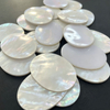 Colgante más grande con forma ovalada de nácar Natural para mujer, fabricación de joyas, concha blanca para diseño de reloj, granos de discoteca 
