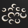 Diseño de joyería de corte de cabujón con forma de luna de nácar Natural, colgante de diseño de collar con dije femenino a la moda