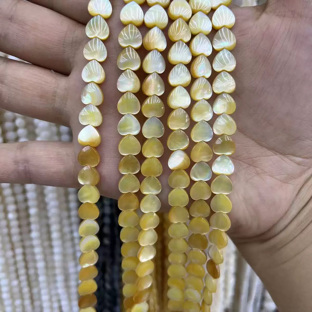 Cabujón con diseño de cadena en forma de corazón de perla Natural para mujer, fabricación de joyas, collar de cuentas de tamaño pequeño de concha blanca 