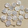 Corte de frijoles pequeños de nácar Natural para diseño de cadena con tallado de doble cara en forma de flor, cosas bonitas para joyería de mujer 
