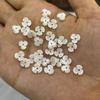 Flor de cabujón de nácar Natural tallada a mano, tamaño pequeño para pendientes, concha blanca, cosas bonitas, incrustaciones de joyería, frijoles 