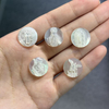 Colgante con incrustaciones de diseño de Guadalupe para mujer, cabujón con forma de nácar Natural, joyería, iconos, frijoles pequeños 