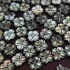 Cuentas de joyería de corte con forma de flor de nácar Natural para diseño de collar, joyería de mujer, cabujón negro de concha negra 