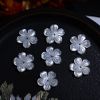 Pendientes de concha blanca con corte de flor de nácar Natural, diseño para joyería, diseño de mujer, cuentas de pulsera hechas a mano