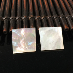 Colgante de doble cara plana de nácar Natural, forma cuadrada, diseño de disco tallado, concha blanca, grosor fino, con rectángulo 