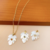 Colgante tallado de flor de nácar Natural para mujer, diseño de joyería, collar, concha blanca con diseño de moda de piedra